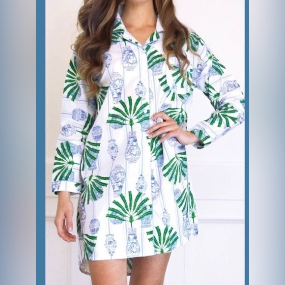 8 Oak Lane Other - 🌻 8 Oak Lane Ginger Jar Palm Button Down Sleep Shirt size XS/S Green & Blue